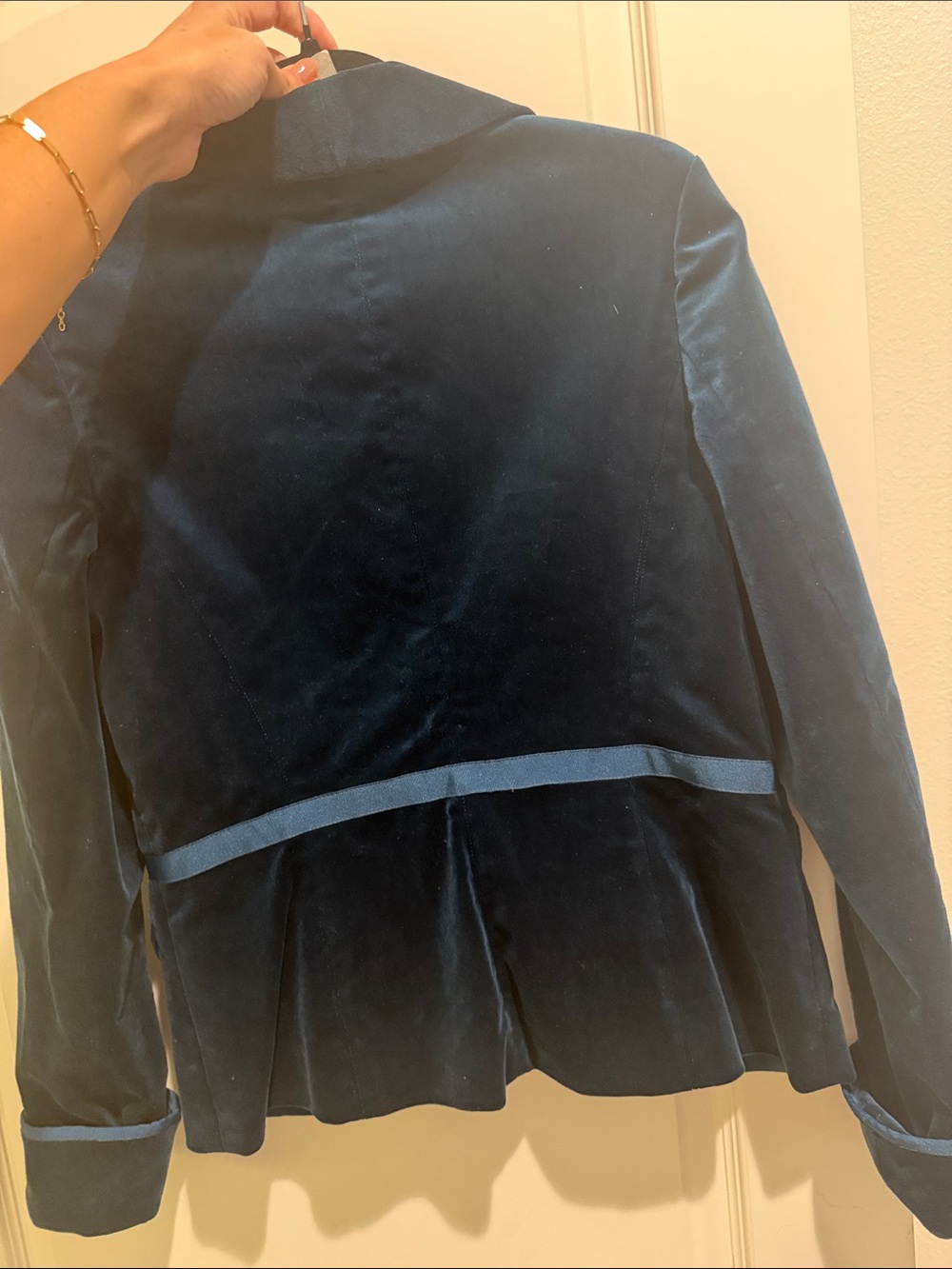 Blue velvet blazer size medium - Picture 5 of 5